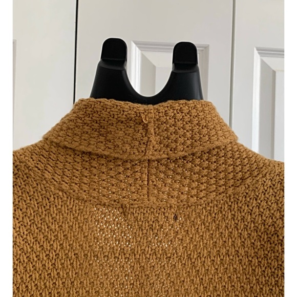 H&M Sz XS Camel Knit Vest w/ Faux Leather Strap & Adjustable Metal Buckle - Picture 5 of 8